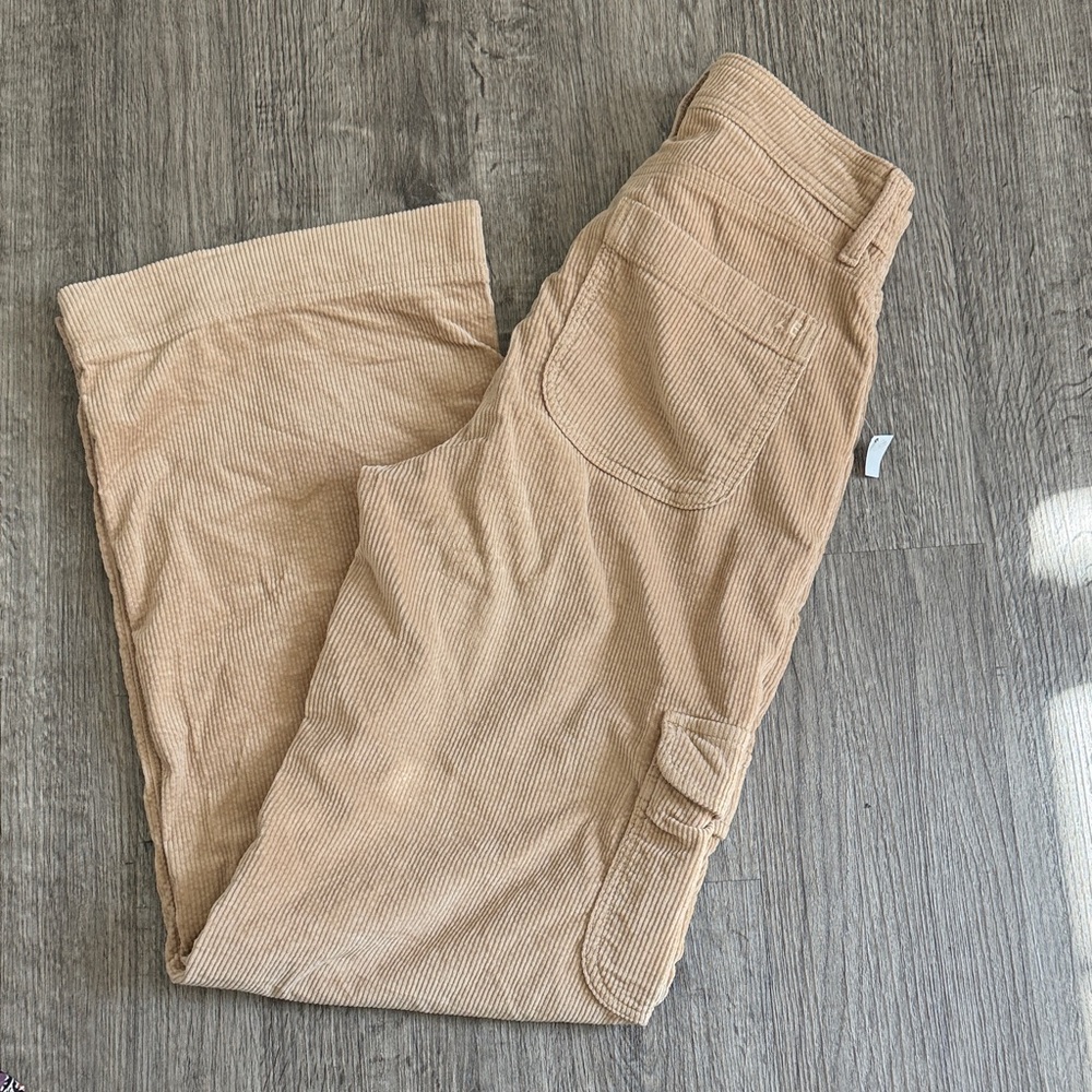 Corduroy Wide-Leg Pants in Tan